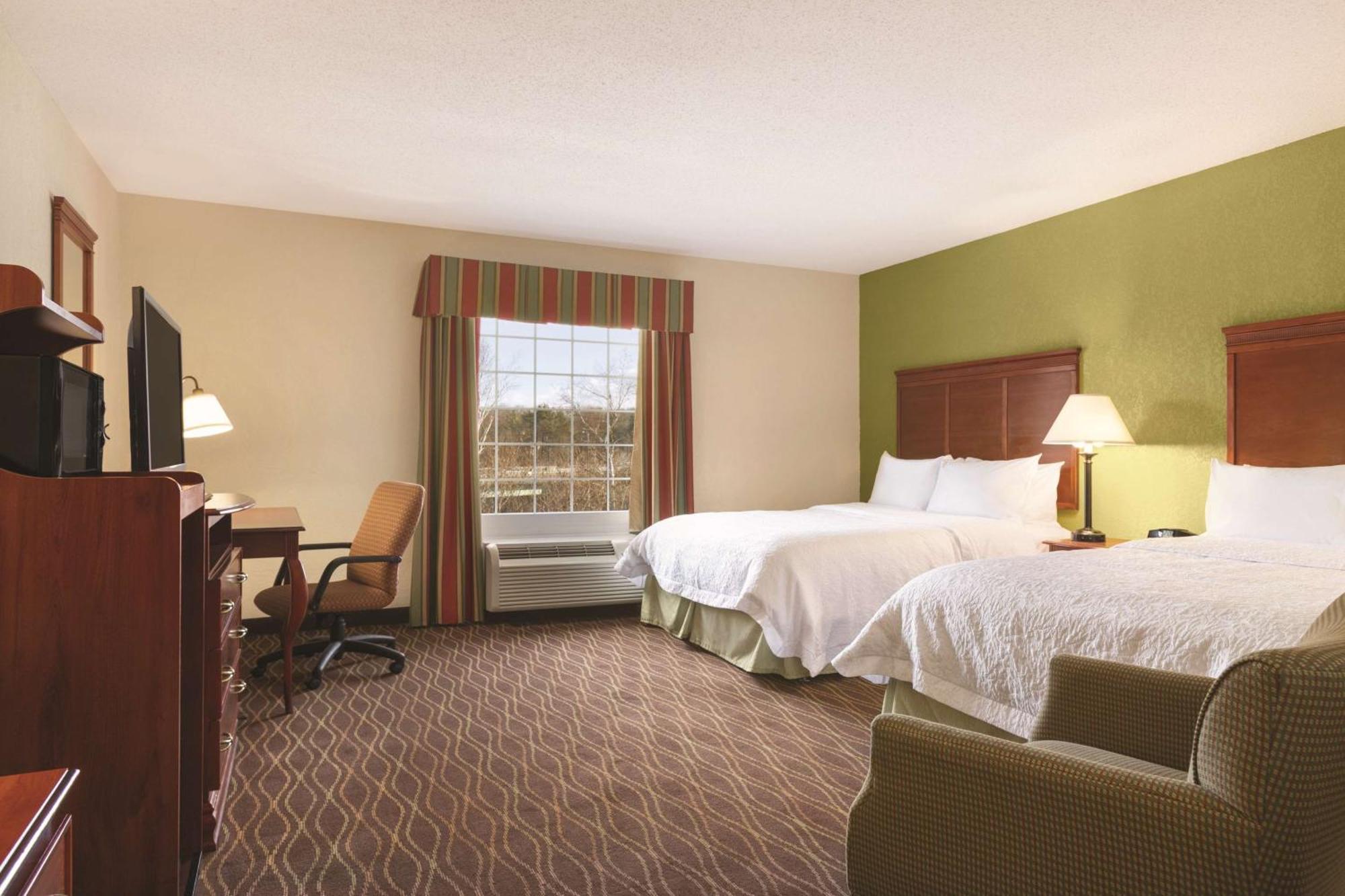 Hampton Inn & Suites Greenfield Extérieur photo