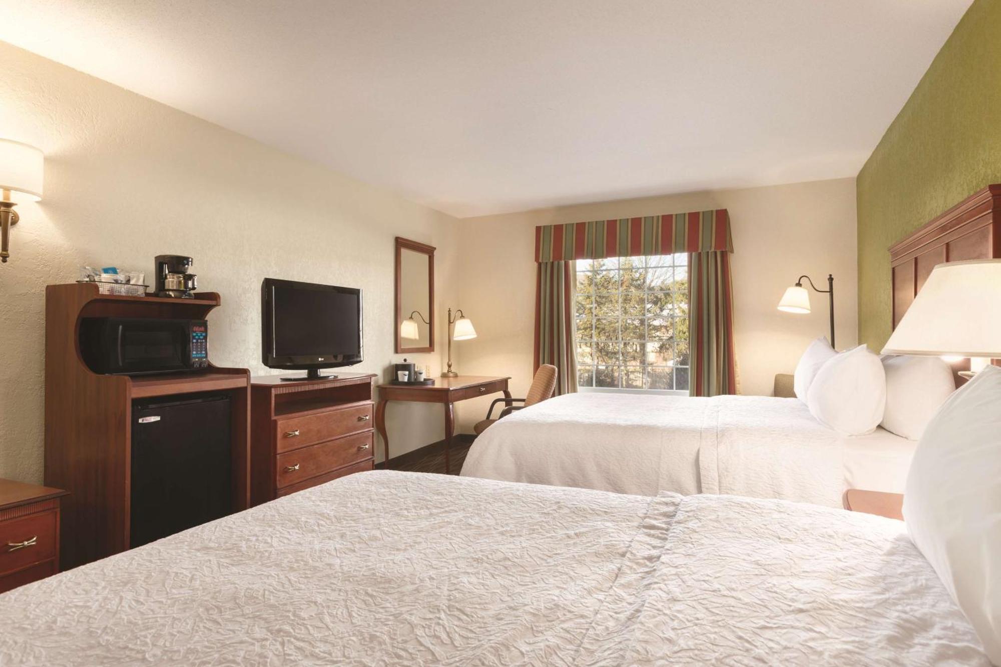 Hampton Inn & Suites Greenfield Extérieur photo