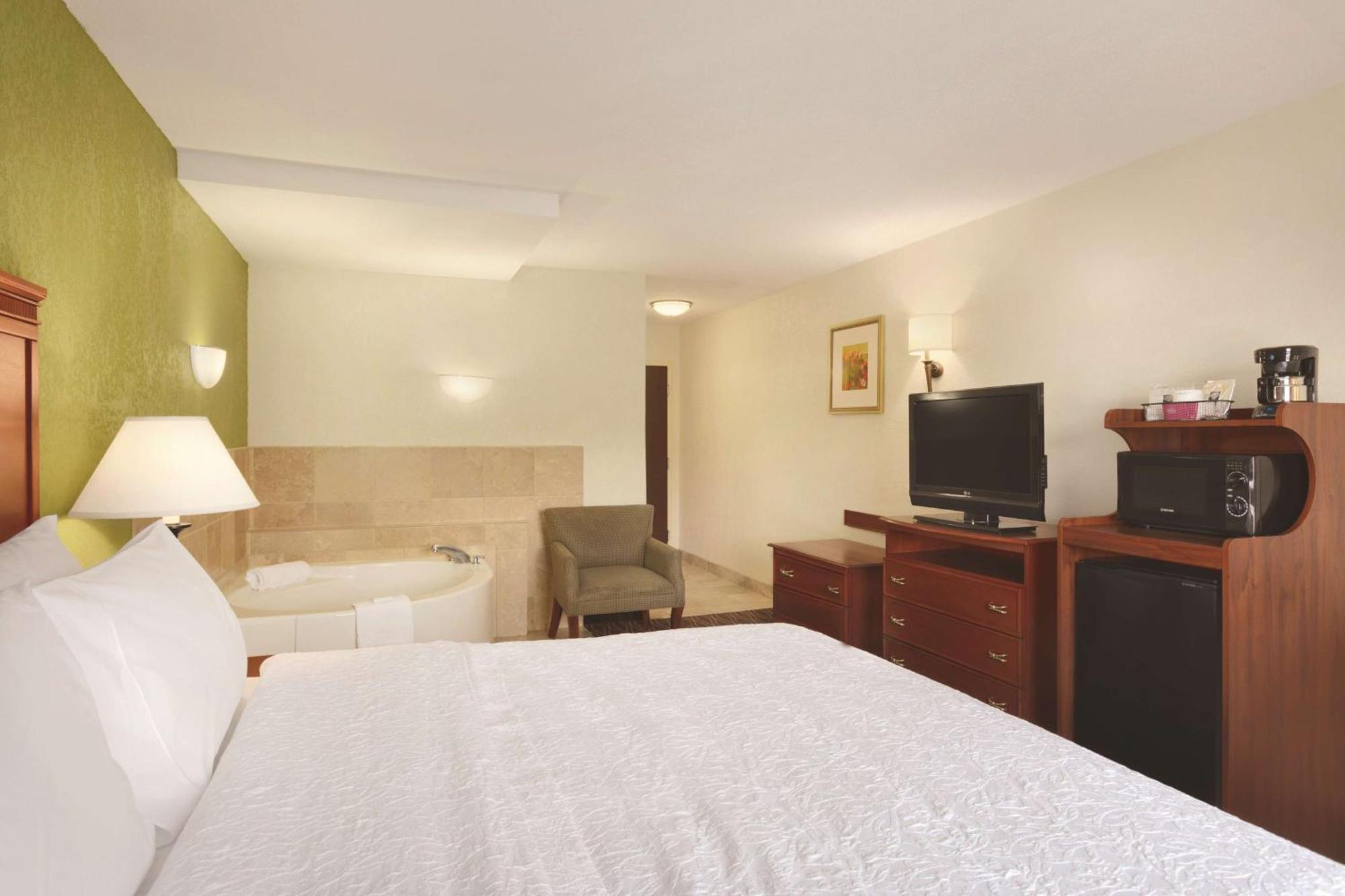 Hampton Inn & Suites Greenfield Extérieur photo