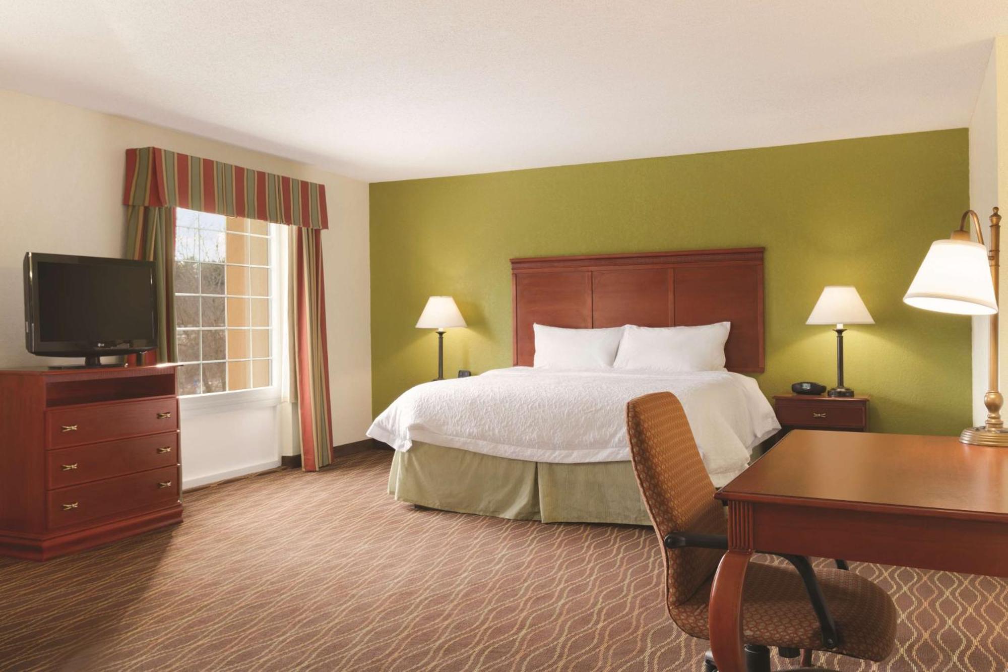 Hampton Inn & Suites Greenfield Extérieur photo