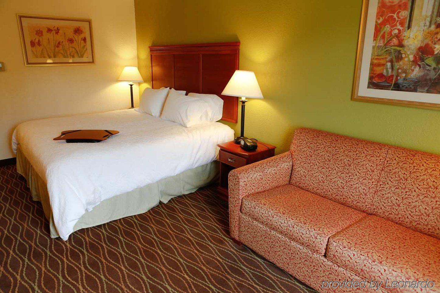 Hampton Inn & Suites Greenfield Extérieur photo