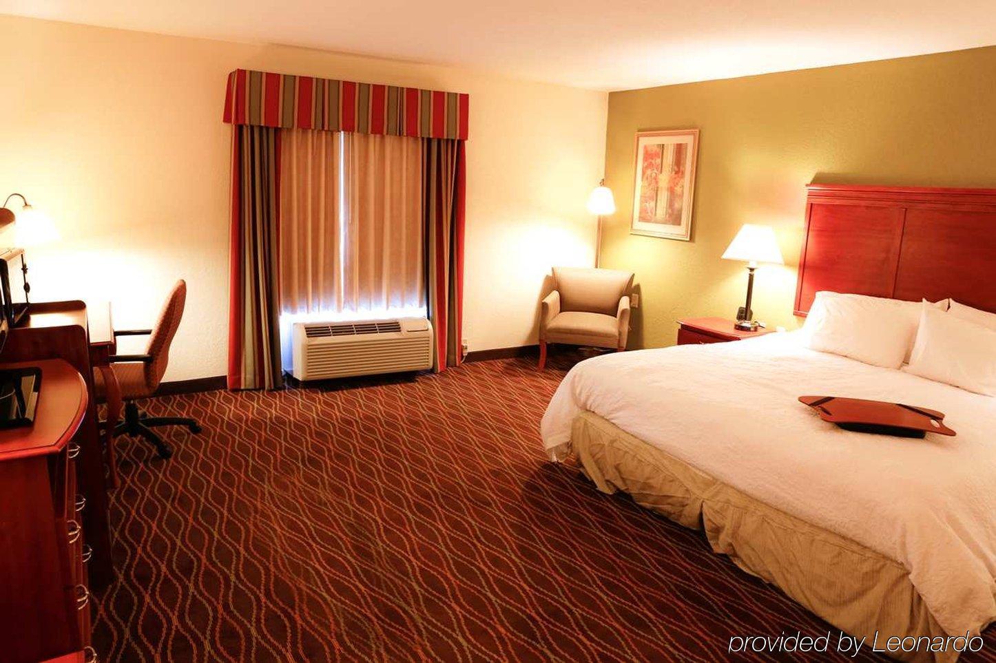 Hampton Inn & Suites Greenfield Extérieur photo